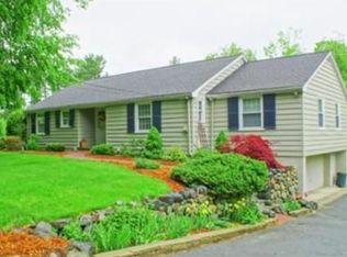 83 Chestnut St, Lynnfield, MA 01940