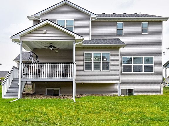 3rd image of 2100 SE Parkview Crossing Dr