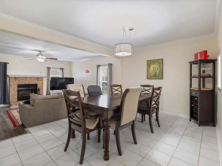 5632 Campus Dr — Photo 4