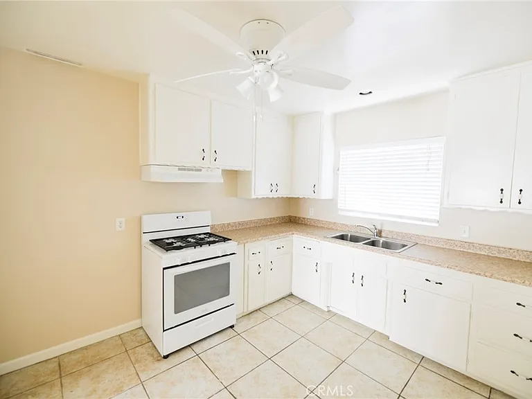 219 W Avenida Palizada #B — Photo 6