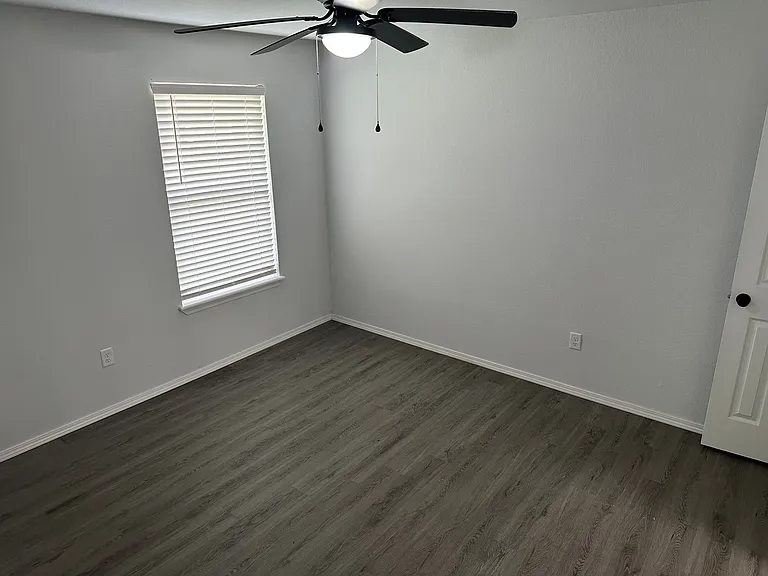 1201 Backus Ave — Photo 17