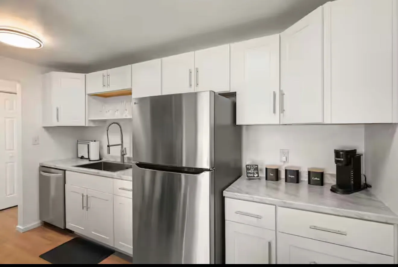1 bed, 708 sqft, $2,350 — Photo 4