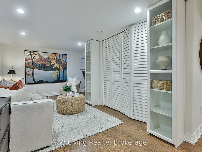 452 Davisville Ave — Photo 20
