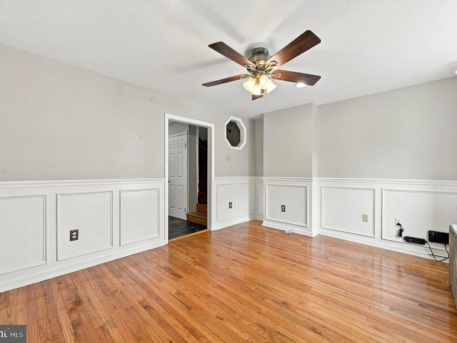 4 bed, 1.0 bath, 1350 sqft, $1,850 — Photo 2