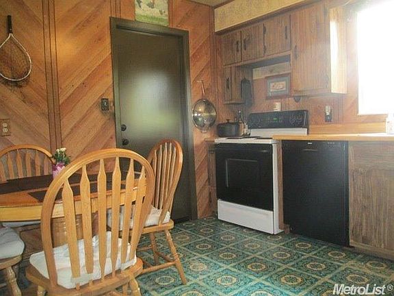 3rd image of 785 Acacia Ave