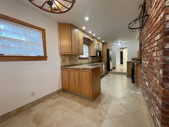 3rd image of 258 SW 1st Ct #258