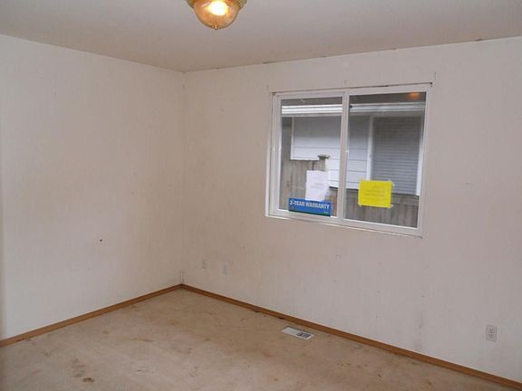 5th image of 15459 Esther Ave SE