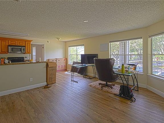 3rd image of 2585 Grassy Point Dr Unit 201