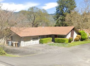 1227 NW Highland Ave UNIT A, Grants Pass, OR 97526