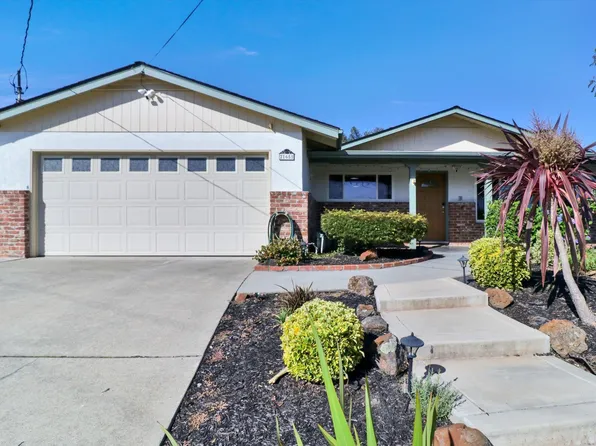 21651 Gail Dr, Castro Valley, CA 94546