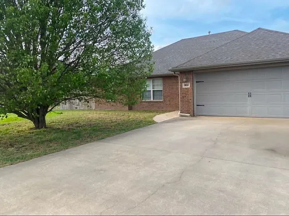 902 White Oak St, Elkins, AR 72727