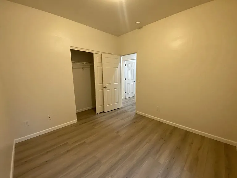 660 Callahan Dr — Photo 17
