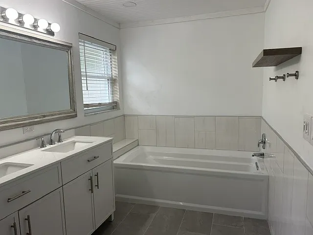 1405 Stewart Blvd — Photo 7