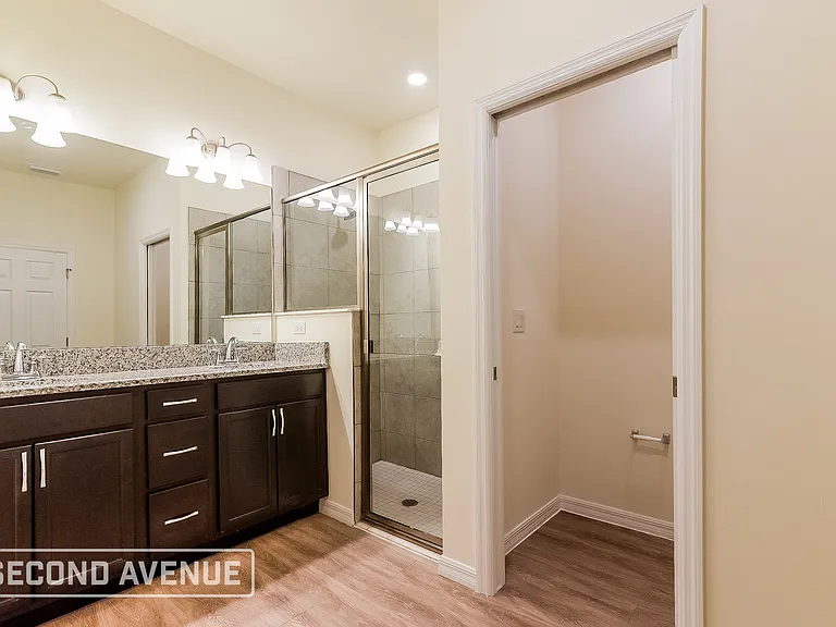 4546 Crowell Ln — Photo 10