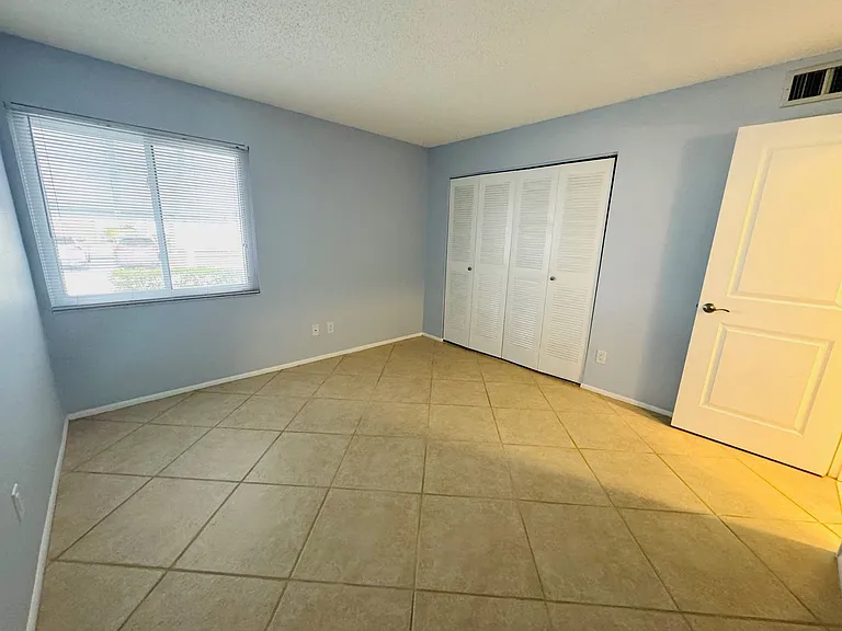 5649 Midnight Pass Rd — Photo 12