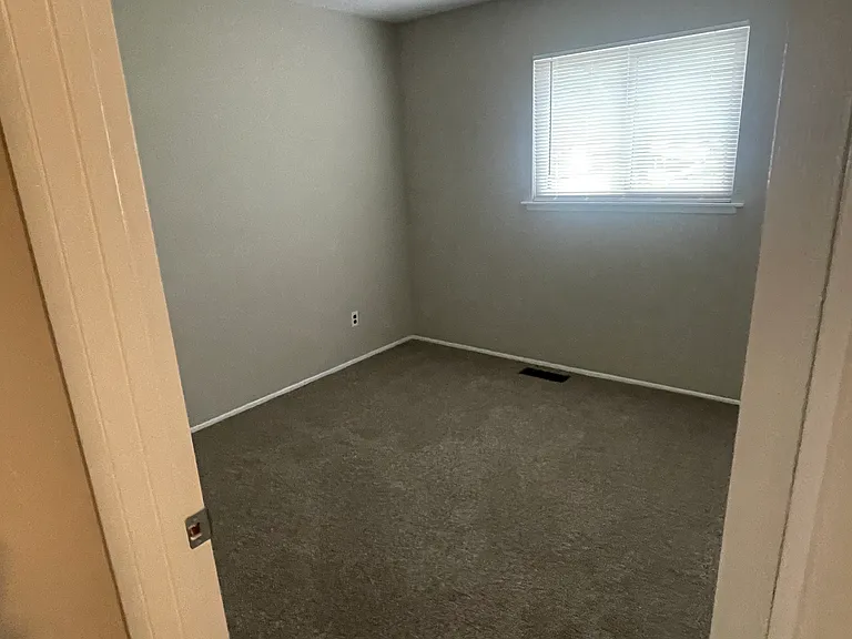 2250 Grants Pkwy — Photo 6