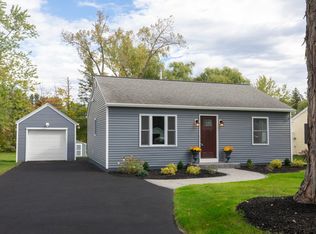 9 Wellington Rd, Delmar, NY 12054