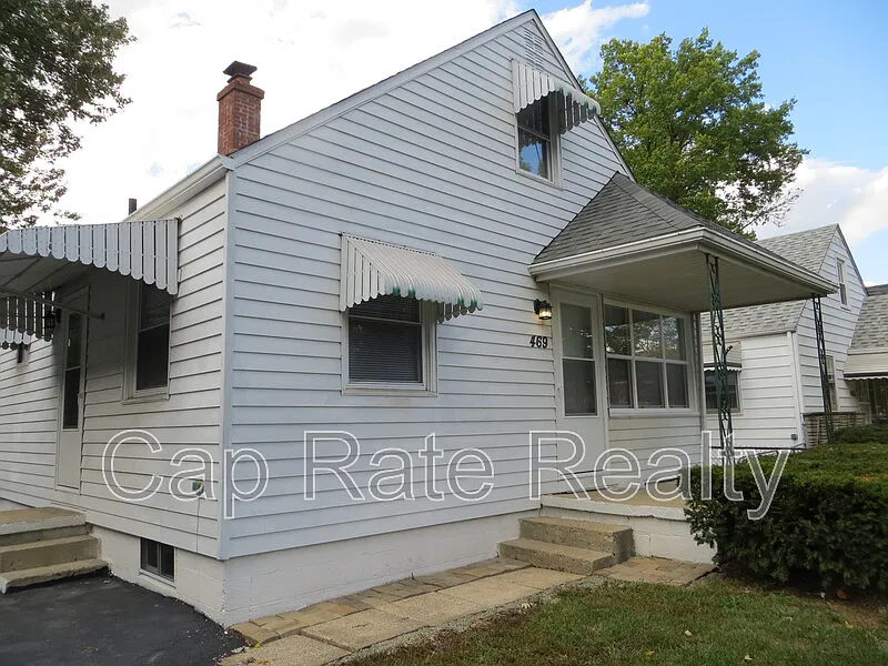 3 bed, 1.0 bath, 1250 sqft, $1,500 — Photo 2