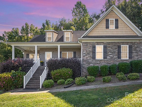 2nd image of 2509 Sandlewood Dr