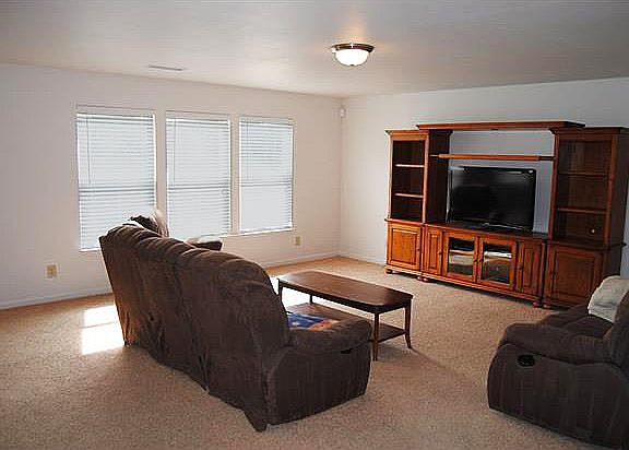 5th image of 3230 Pikes Peak Dr