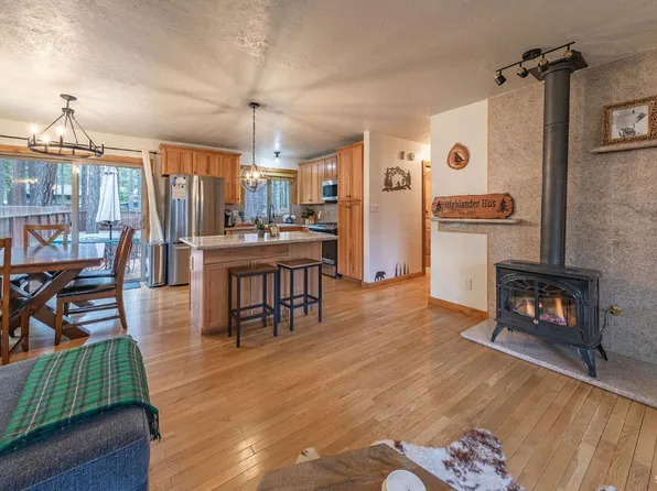 2126 Helen Ave, South Lake Tahoe, CA 96150