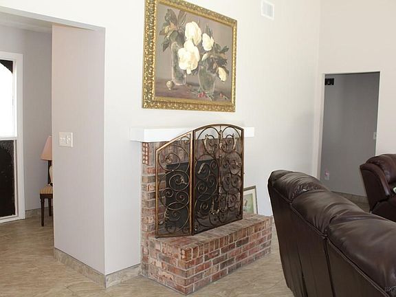 3rd image of 35 Blakemore Dr