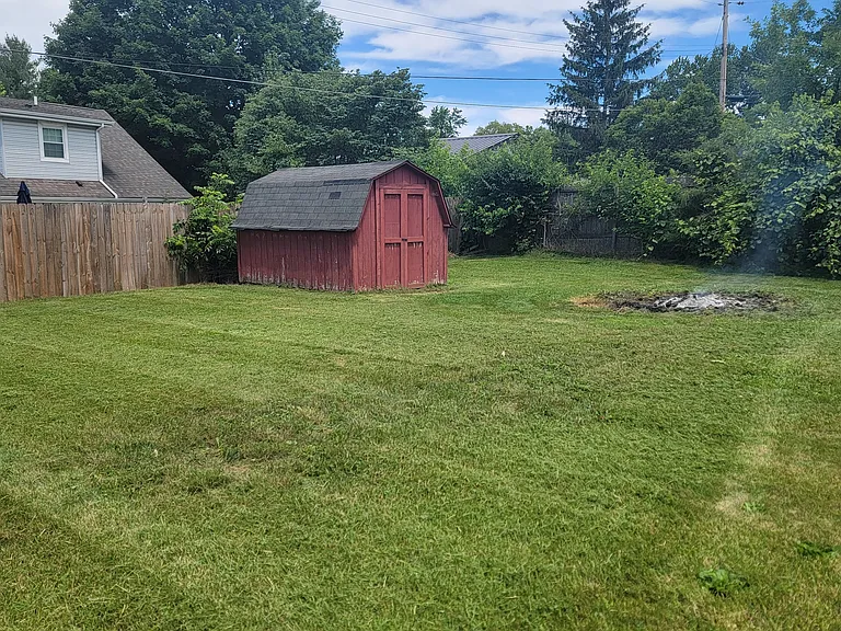 35 Catalpa Dr — Photo 19