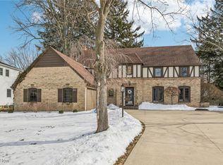 31041 Narragansett Ln, Bay Village, OH