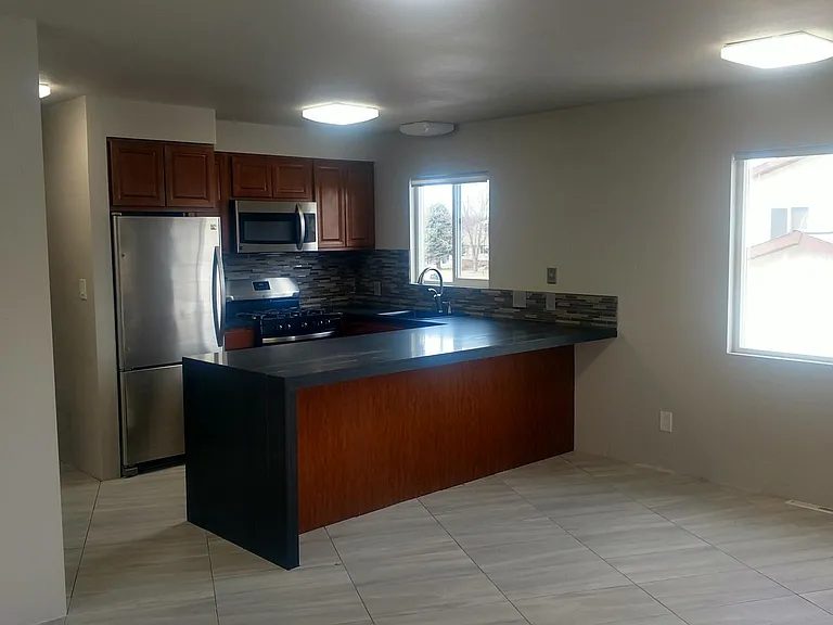 718 Park St #D — Photo 5
