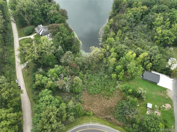 0 Edgelake Dr, Hamburg, MI 48139