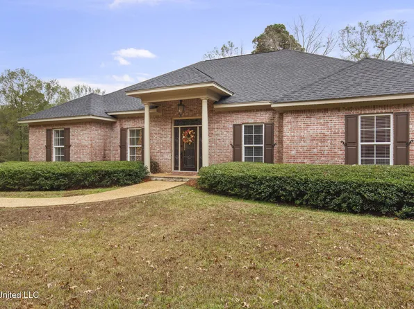 113 Allenwood Dr, Canton, MS 39046