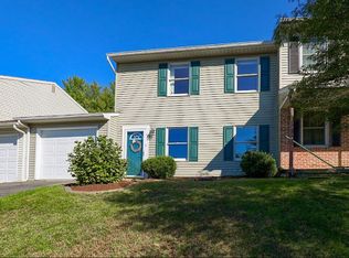 16 Russet Ln, Millersville, PA