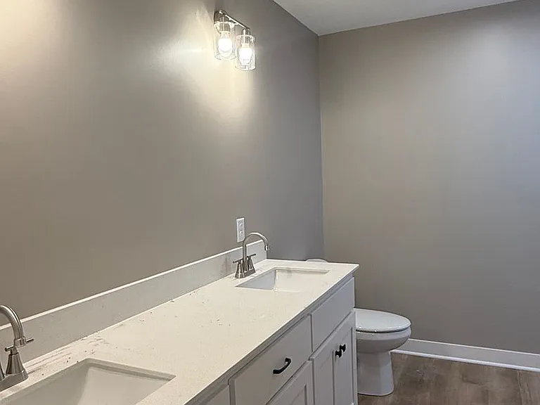 105 W Benton St #A — Photo 23