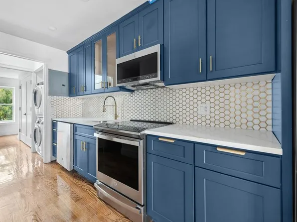 105 Saint Felix Street image 1 of 12