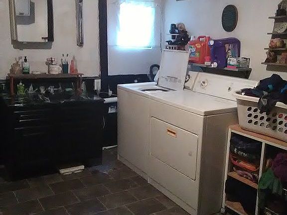 bathroom/laundry room