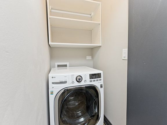 4th image of 512G W Wrightwood Ave #4B