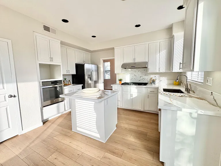 5085 Carmel Knolls Dr — Photo 3