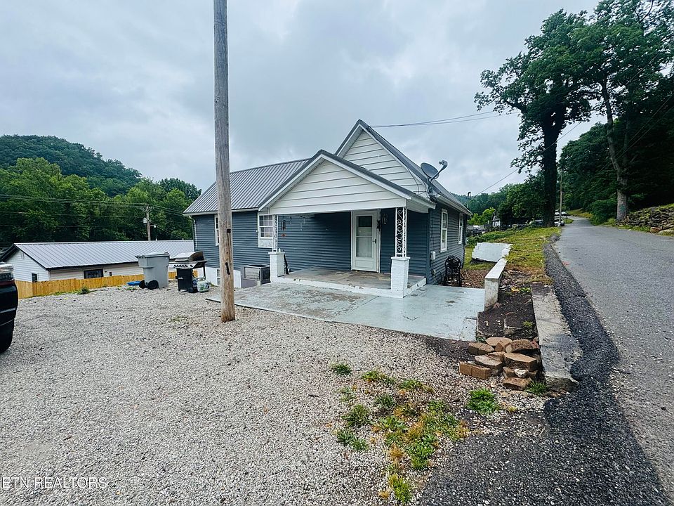 1st image of 812 Andys Ridge Rd