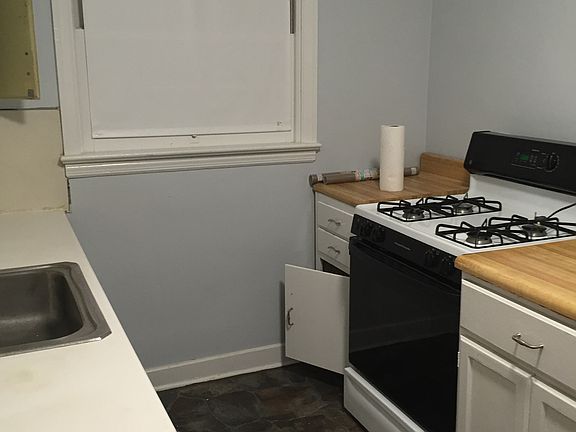 3rd image of 329 Kurtz Ave