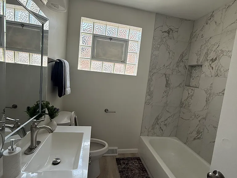 11035 S Tripp Ave — Photo 2