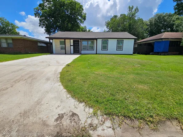 2129 Raspberry Ln, Pasadena, TX 77502