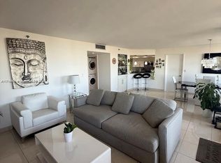 300 Three Islands Blvd APT 517, Hallandale Beach, FL 33009