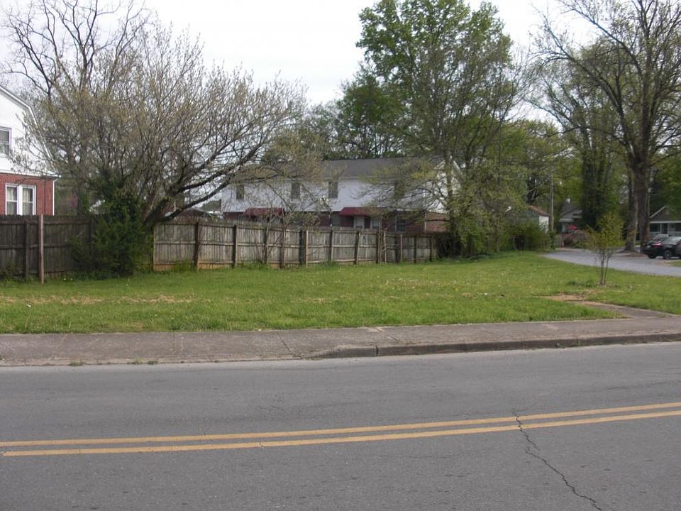 2nd image of 501 Lamont St
