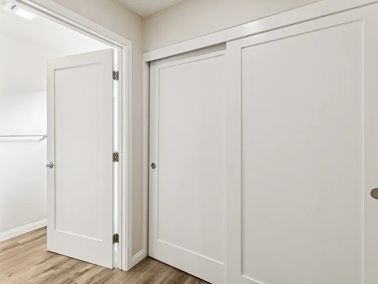 Renovated 1x1
-Hallway