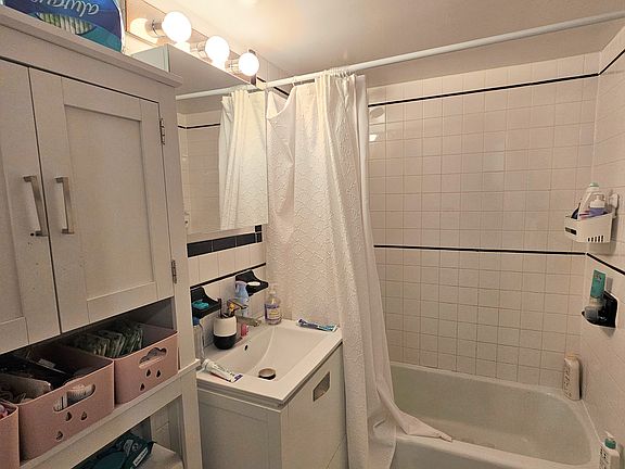 5th image of 160 Bleecker St APT 2EW