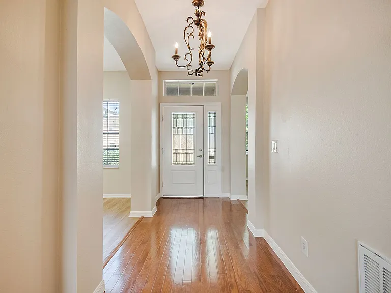 1904 Candlenut Cir — Photo 17