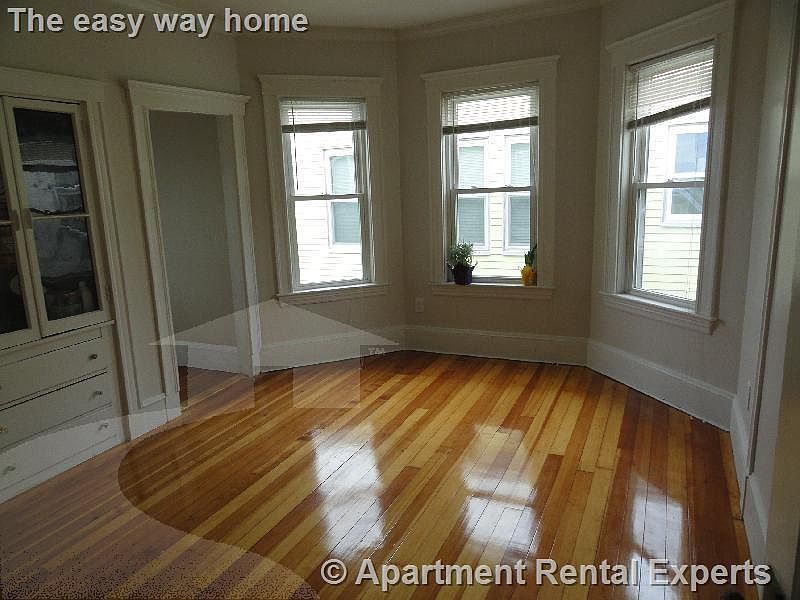 2nd image of 87 Heath St #1