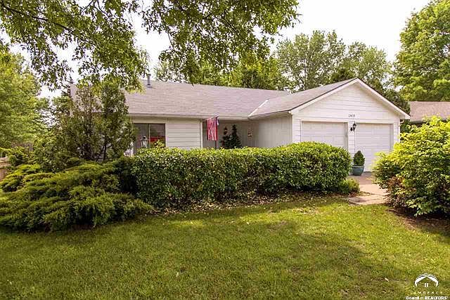 2439  Brookside Dr Lawrence, KS listing photo #1