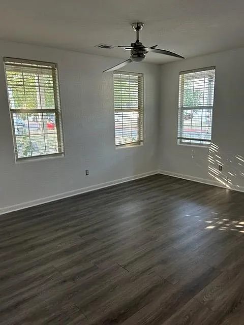 1 bed, 550 sqft, $975 — Photo 3