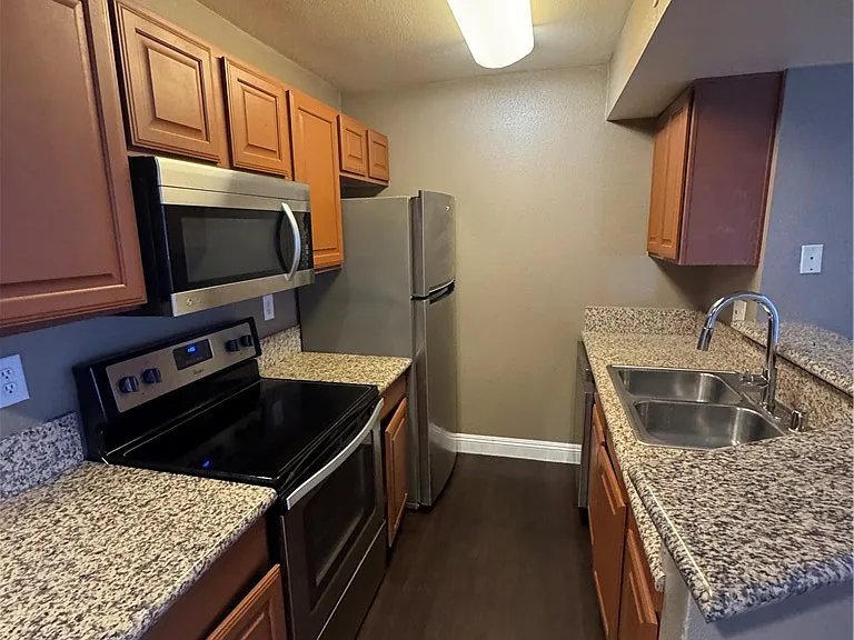 5146 S Jones Blvd #201 — Photo 18